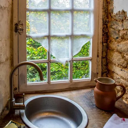 Valtro Le Nid - Logement Entier Proche 24 Heures Du Mans Et Grottes De Bed & Breakfast Saulges