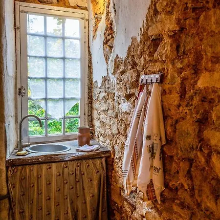 Valtro Le Nid - Logement Entier Proche 24 Heures Du Mans Et Grottes De *